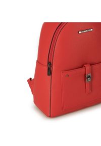Wittchen - Damski plecak z kieszenią z przodu. Kolor: czerwony. Materiał: skóra ekologiczna. Wzór: paski, aplikacja. Styl: elegancki #3
