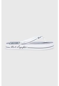 Karl Lagerfeld Japonki damskie kolor biały na płaskim obcasie. Kolor: biały. Materiał: materiał, guma. Obcas: na obcasie. Wysokość obcasa: niski. Szerokość buta: średnie