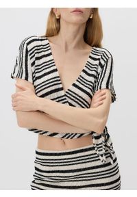 Reserved - Bluzka z wiązaniem - wielobarwny. Materiał: dzianina