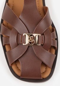 Born2be - Ciemnobrązowe Sandały VICES z Przeplatanymi Paskami i Elegancką Aplikacją Peticea. Okazja: na co dzień. Zapięcie: pasek. Kolor: brązowy. Materiał: jeans. Wzór: aplikacja. Sezon: lato. Styl: elegancki #4