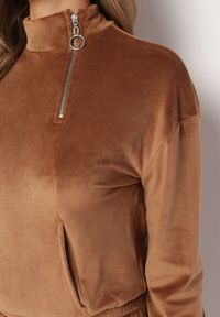 Born2be - Brązowy Welurowy Komplet Dresowy z Bluzą z Kapturem Oriadne. Kolor: brązowy. Materiał: dresówka, welur