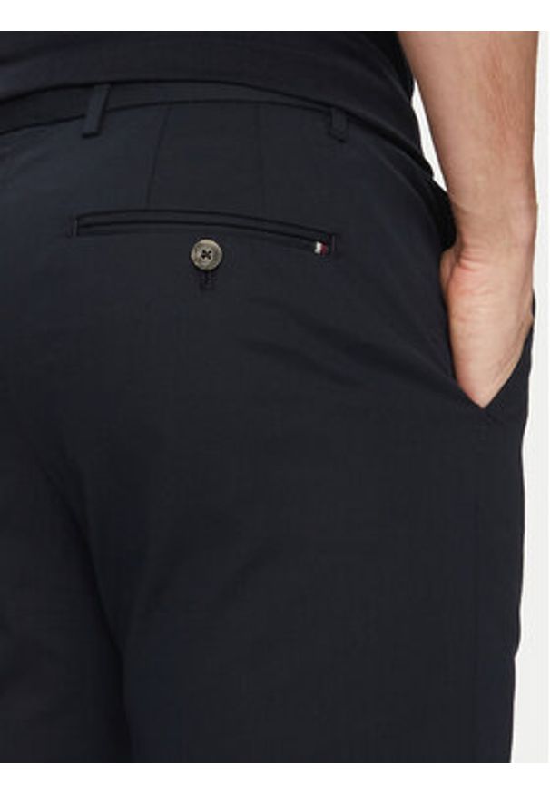 TOMMY HILFIGER - Tommy Hilfiger Chinosy Denton MW0MW38863 Granatowy Slim Fit. Kolor: niebieski. Materiał: bawełna