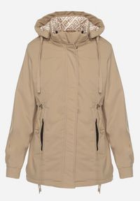 Born2be - Ciemnobeżowa Kurtka Parka z Kapturem z Ozdobną Wyściółką Tiolara. Okazja: na spacer, na co dzień. Typ kołnierza: kaptur. Kolor: beżowy. Materiał: jeans. Styl: casual, sportowy #4