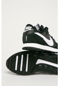 Nike Kids - Buty dziecięce MD Valiant. Nosek buta: okrągły. Zapięcie: sznurówki. Kolor: czarny. Materiał: guma
