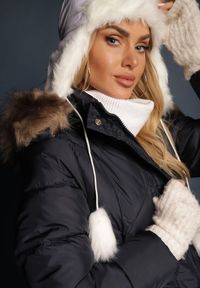 Renee - Granatowa Długa Pikowana Kurtka w Stylu Parki z Troczkiem w Pasie i Sztucznym Futerkiem Abelasa. Okazja: na co dzień. Kolor: niebieski. Materiał: futro. Długość: długie. Sezon: zima. Styl: klasyczny, casual, street #2