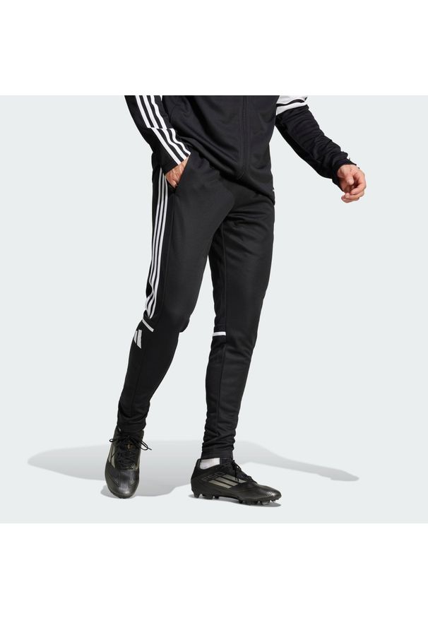Adidas - Spodnie Squadra 25 Training. Kolor: czarny, biały, wielokolorowy. Materiał: materiał. Sport: fitness, piłka nożna