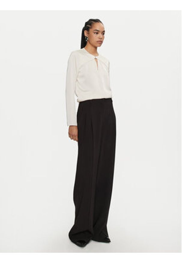 Calvin Klein Bluzka K20K207650 Écru Regular Fit. Materiał: syntetyk