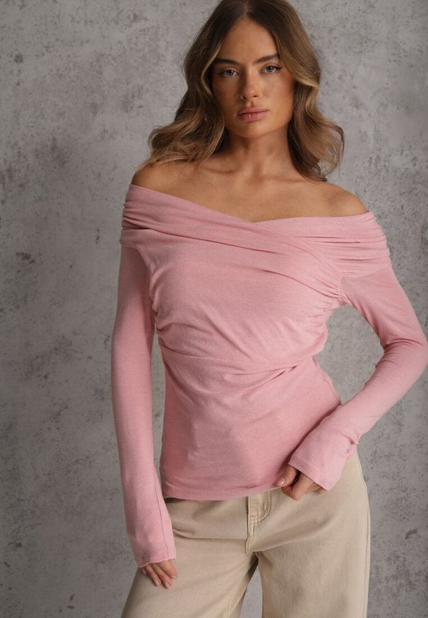 Renee - Różowa Marszczona Bluzka z Bawełną i Dekoltem w Łódkę Orinlia. Typ kołnierza: dekolt w łódkę. Kolor: różowy. Materiał: bawełna. Styl: elegancki