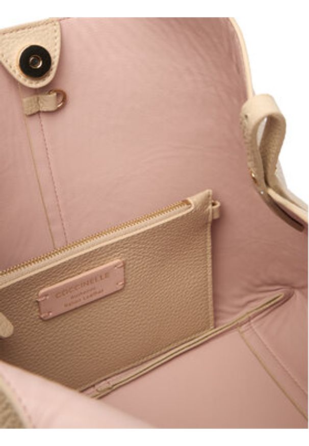 Coccinelle Torebka SHA Coccinelle C-Easy E1 SHA 11 02 01 Beżowy. Kolor: beżowy. Materiał: skórzane