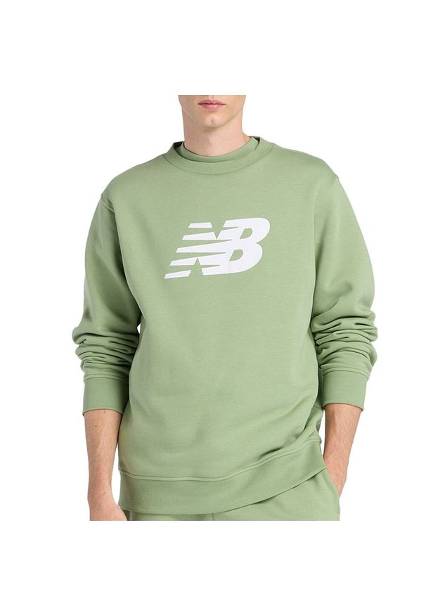 Bluza męska New Balance MT43905AAR - zielona. Kolor: zielony. Materiał: poliester, bawełna, prążkowany. Wzór: aplikacja. Styl: klasyczny
