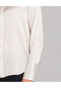 SOLUZIONE - Biała koszula jedwabna z długimi mankietami. Okazja: na co dzień. Kolor: biały. Materiał: jedwab. Długość: długie. Styl: casual #5