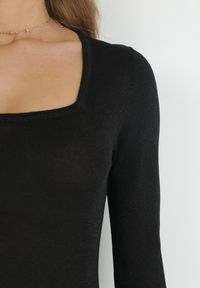 Born2be - Czarna Dopasowana Sukienka z Metaliczną Nitką i Rozcięciem Telor. Kolor: czarny. Styl: elegancki #3