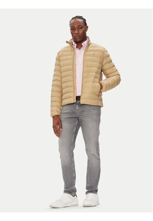 TOMMY HILFIGER - Tommy Hilfiger Kurtka przejściowa MW0MW37634 Beżowy Regular Fit. Kolor: beżowy. Materiał: syntetyk