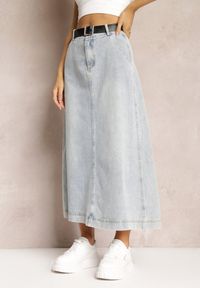 Renee - Jasnoniebieska Jeansowa Spódnica Maxi o Rozkloszowanym Kroju z Paskiem Teviva. Kolor: niebieski. Materiał: jeans. Sezon: lato, wiosna