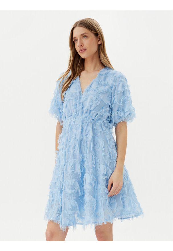 YAS Sukienka koktajlowa Pazylla 26037234 Błękitny Loose Fit. Kolor: niebieski. Materiał: syntetyk. Styl: wizytowy