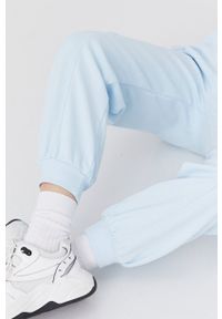 Answear Lab Spodnie damskie gładkie. Kolor: niebieski. Materiał: dzianina. Wzór: gładki #3