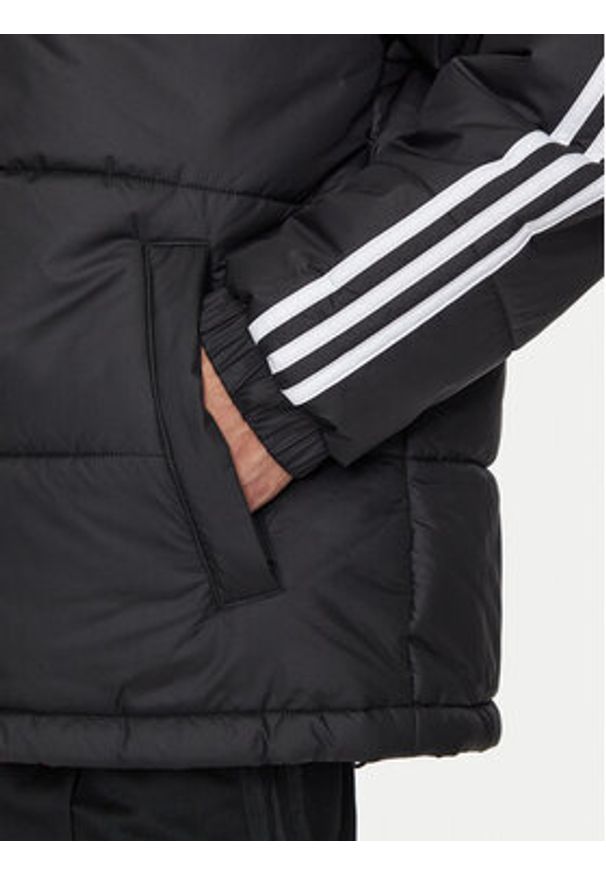 Adidas - adidas Kurtka zimowa adicolor JD9071 Czarny Regular Fit. Kolor: czarny. Materiał: syntetyk. Sezon: zima