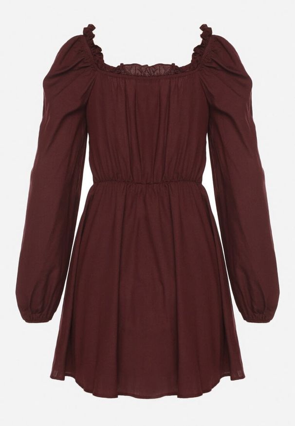 Born2be - Brązowa Sukienka Hiszpanka Vices z Gorsetową Talią i Bufiastymi Rękawami Resana. Okazja: na co dzień. Typ kołnierza: dekolt hiszpanka, dekolt gorset. Kolor: brązowy. Materiał: bawełna. Typ sukienki: gorsetowe. Styl: casual
