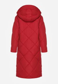 Born2be - Czerwona Kurtka Płaszcz z Geometrycznym Pikowaniem Johnatta. Kolor: czerwony. Wzór: geometria #7