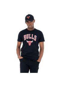 New Era - Koszulka Chicago Bulls. Kolor: wielokolorowy, czarny, czerwony. Sport: koszykówka #1