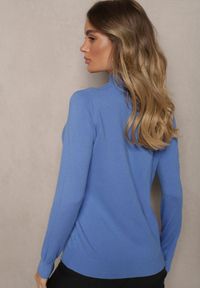 Renee - Niebieski Sweter Klasyczny z Dodatkiem Wiskozy Nerisoa. Okazja: na co dzień. Kolor: niebieski. Materiał: wiskoza. Długość rękawa: długi rękaw. Długość: długie. Styl: klasyczny #3
