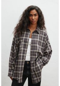 Marsala - Koszula typu oversize w kratę w kolorze BRĄZOWYM - RENO 9359-M/L. Kolor: brązowy. Materiał: tkanina, bawełna, len, wiskoza. Długość rękawa: długi rękaw. Długość: długie. Styl: klasyczny #1