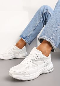 Renee - Białe Sneakersy ze Wstawkami z Ekoskóry na Grubej Podeszwie Elperna. Kolor: biały