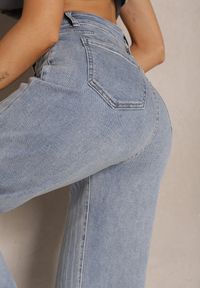 Renee - Niebieskie Jeansy z Bawełny o Szerokim Kroju High Waist z Cyrkoniami Polmoi. Okazja: na co dzień. Stan: podwyższony. Kolor: niebieski. Styl: casual #3