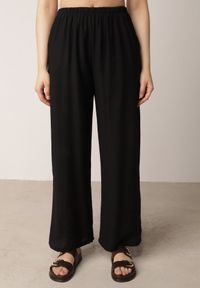 Born2be - Czarny Wiskozowy Komplet Spodnie i Bluzka Koszulowa z Wiązaniem w Talii Irinryss. Kolor: czarny. Materiał: wiskoza #3