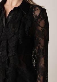 Born2be - Czarna Koszula Koronkowa z Wiskozy z Bawełną Ozdobiona Falbanami Hermerine. Kolor: czarny. Materiał: wiskoza, bawełna, koronka. Wzór: aplikacja. Styl: elegancki, klasyczny #8
