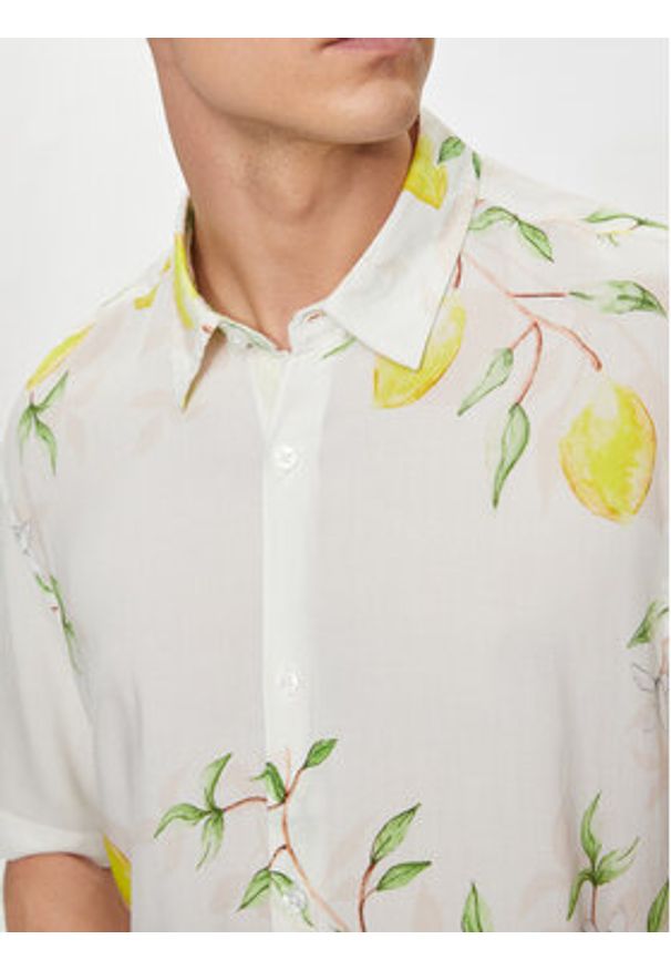 Guess Koszula M4GH59 WD4Z2 Biały Slim Fit. Kolor: biały. Materiał: wiskoza