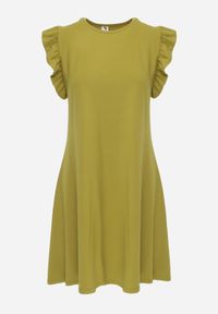 Renee - Ciemnozielona Trapezowa Sukienka z Elastycznej Bawełny z Falbankami Przy Ramionach Aleradia. Typ kołnierza: kołnierz z falbankami. Kolor: zielony. Materiał: bawełna. Długość rękawa: krótki rękaw. Wzór: aplikacja. Sezon: lato. Typ sukienki: trapezowe. Długość: mini #2