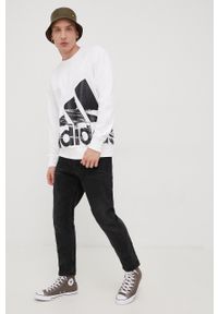 Adidas - adidas bluza męska kolor biały z nadrukiem. Kolor: biały. Materiał: materiał. Wzór: nadruk