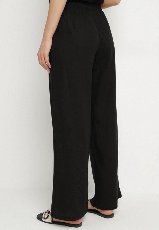Born2be - Czarne Szerokie Spodnie z Lnem z Gumką w Talii i Kieszeniami Filisela. Okazja: do pracy, na co dzień. Kolor: czarny. Materiał: len. Styl: casual, elegancki