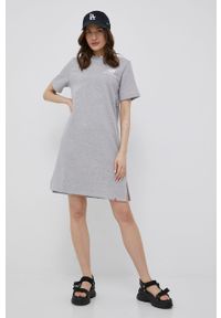 New Balance sukienka WD21502AG kolor szary mini prosta. Okazja: na co dzień. Kolor: szary. Materiał: bawełna, dzianina. Długość rękawa: krótki rękaw. Wzór: gładki. Typ sukienki: proste. Styl: casual. Długość: mini #3