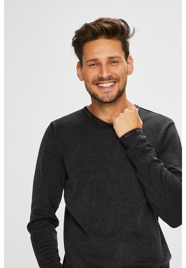Only & Sons - Sweter. Okazja: na co dzień. Kolor: czarny. Materiał: dzianina. Wzór: gładki. Styl: casual