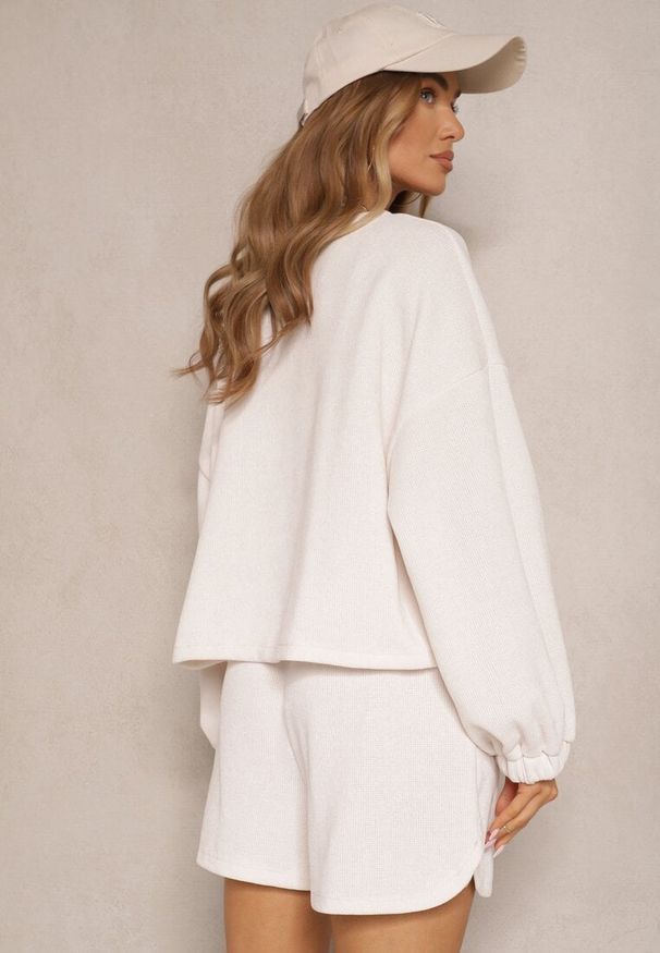 Renee - Jasnobeżowy Basicowy Komplet Szorty i Bluza Novirissa. Kolor: beżowy. Materiał: tkanina