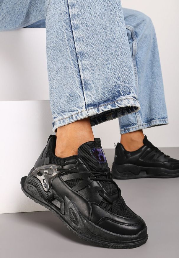 Born2be - Czarne Sneakersy Echowen. Wysokość cholewki: przed kostkę. Kolor: czarny. Materiał: materiał. Szerokość cholewki: normalna. Wzór: napisy, aplikacja