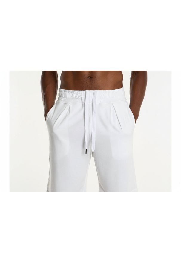 La Haine Inside Us Szorty | 3M M1240 | Mężczyzna | Biały. Okazja: na co dzień. Kolor: biały. Materiał: elastan. Styl: casual, elegancki
