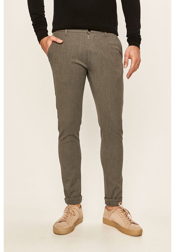 Tailored & Originals - Spodnie. Kolor: szary. Materiał: wiskoza, dzianina, elastan, tkanina, poliester. Wzór: gładki