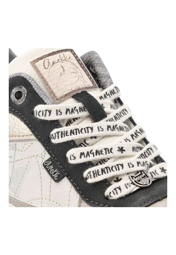 Sneakersy damskie Anekke, cholewka ze skóry naturalnej licowej wysoka platforma sznurowanie sportowy styl casual, białe, 42370-443. Okazja: na co dzień. Zapięcie: sznurówki. Kolor: biały. Materiał: skóra. Szerokość cholewki: normalna. Obcas: na platformie. Styl: casual, sportowy