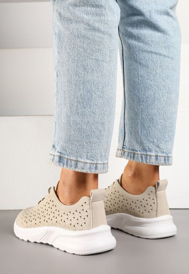 Born2be - Beżowe Sneakersy z Ażurową Cholewką Polmio. Okazja: na co dzień. Kolor: beżowy. Szerokość cholewki: normalna. Wzór: ażurowy. Sezon: lato