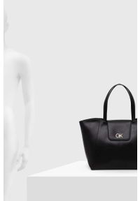 Calvin Klein torebka kolor czarny. Kolor: czarny. Rodzaj torebki: na ramię #6