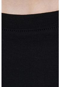 Armani Exchange t-shirt bawełniany kolor czarny. Kolor: czarny. Materiał: bawełna. Długość rękawa: krótki rękaw. Długość: krótkie. Wzór: gładki #6