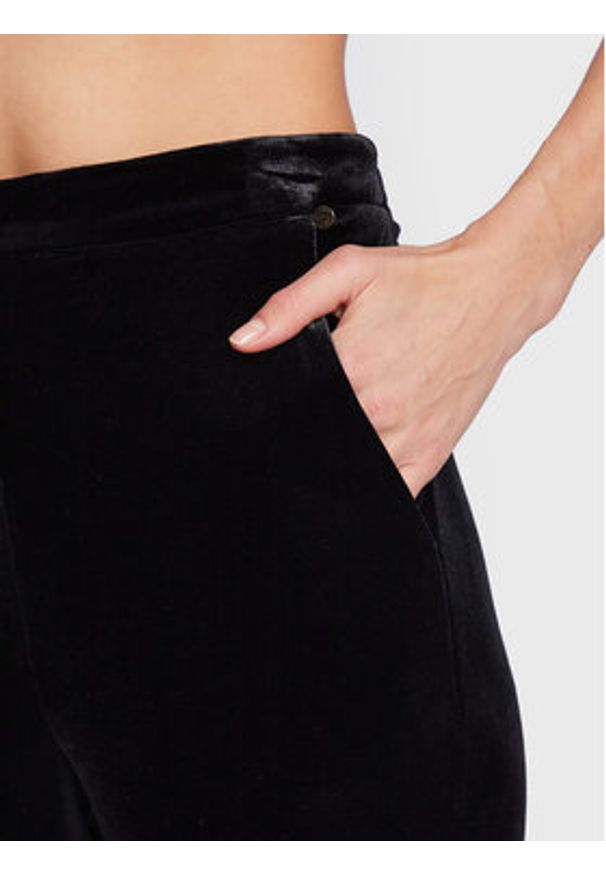 Nissa Spodnie materiałowe P13495 Czarny Slim Fit. Kolor: czarny. Materiał: materiał, syntetyk