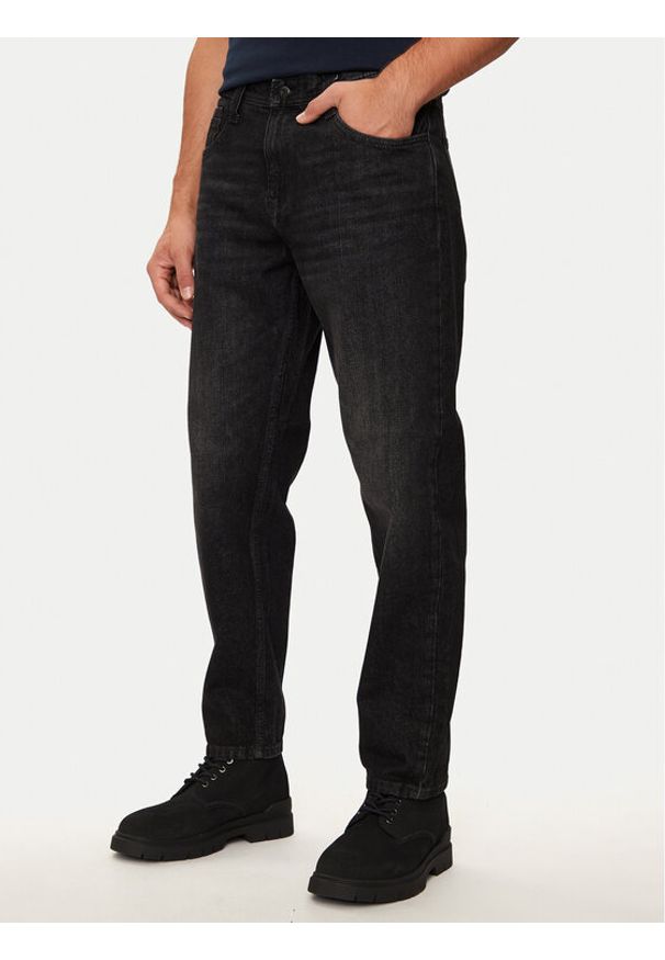 Mustang Jeansy Denver 1015512 Czarny Tapered Fit. Kolor: czarny