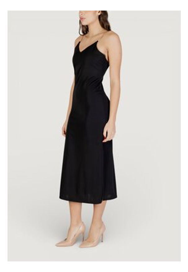 Morgan Sukienka koktajlowa 261-RYAN Czarny Regular Fit. Kolor: czarny. Materiał: syntetyk. Styl: wizytowy