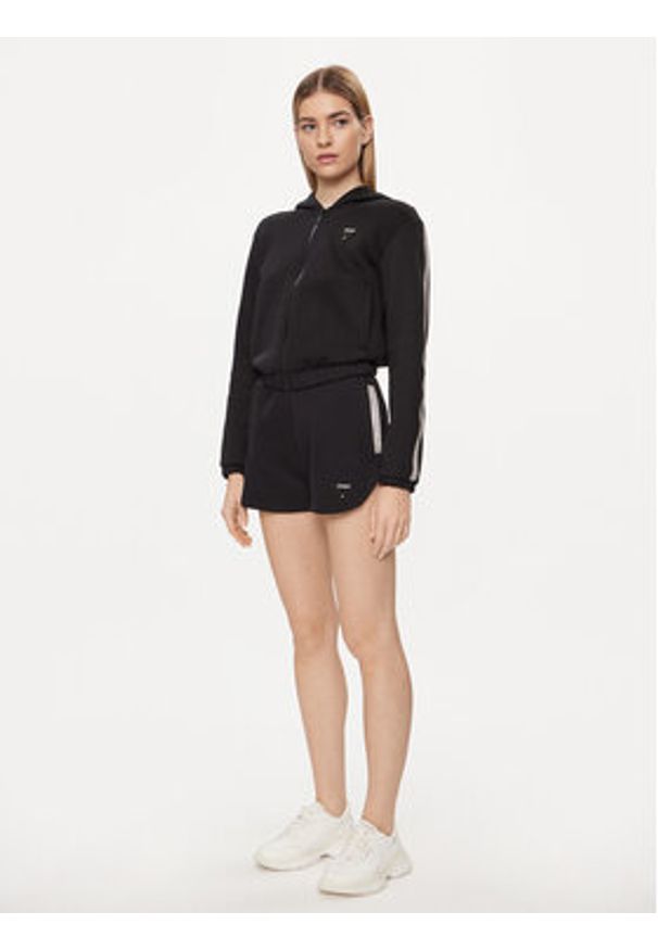 Guess Szorty materiałowe Kiara V4GD16 FL04P Czarny Regular Fit. Kolor: czarny. Materiał: bawełna, syntetyk