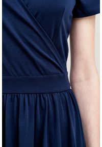 Marie Zélie - Sukienka Larissa granatowa krótki rękaw. Typ kołnierza: dekolt kopertowy. Kolor: niebieski. Materiał: bawełna, dzianina, materiał, elastan, skóra. Długość rękawa: krótki rękaw. Typ sukienki: kopertowe #2