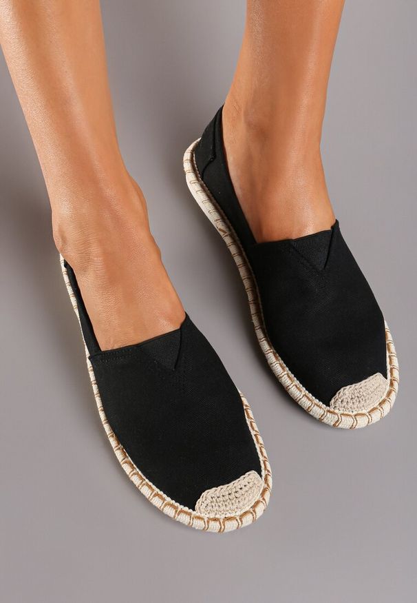 Born2be - Czarne Wsuwane Espadryle na Płaskiej Podeszwie z Plecionką Moavixa. Nosek buta: okrągły. Zapięcie: bez zapięcia. Kolor: czarny. Materiał: materiał. Sezon: lato. Obcas: na płaskiej podeszwie. Styl: klasyczny. Wysokość obcasa: niski
